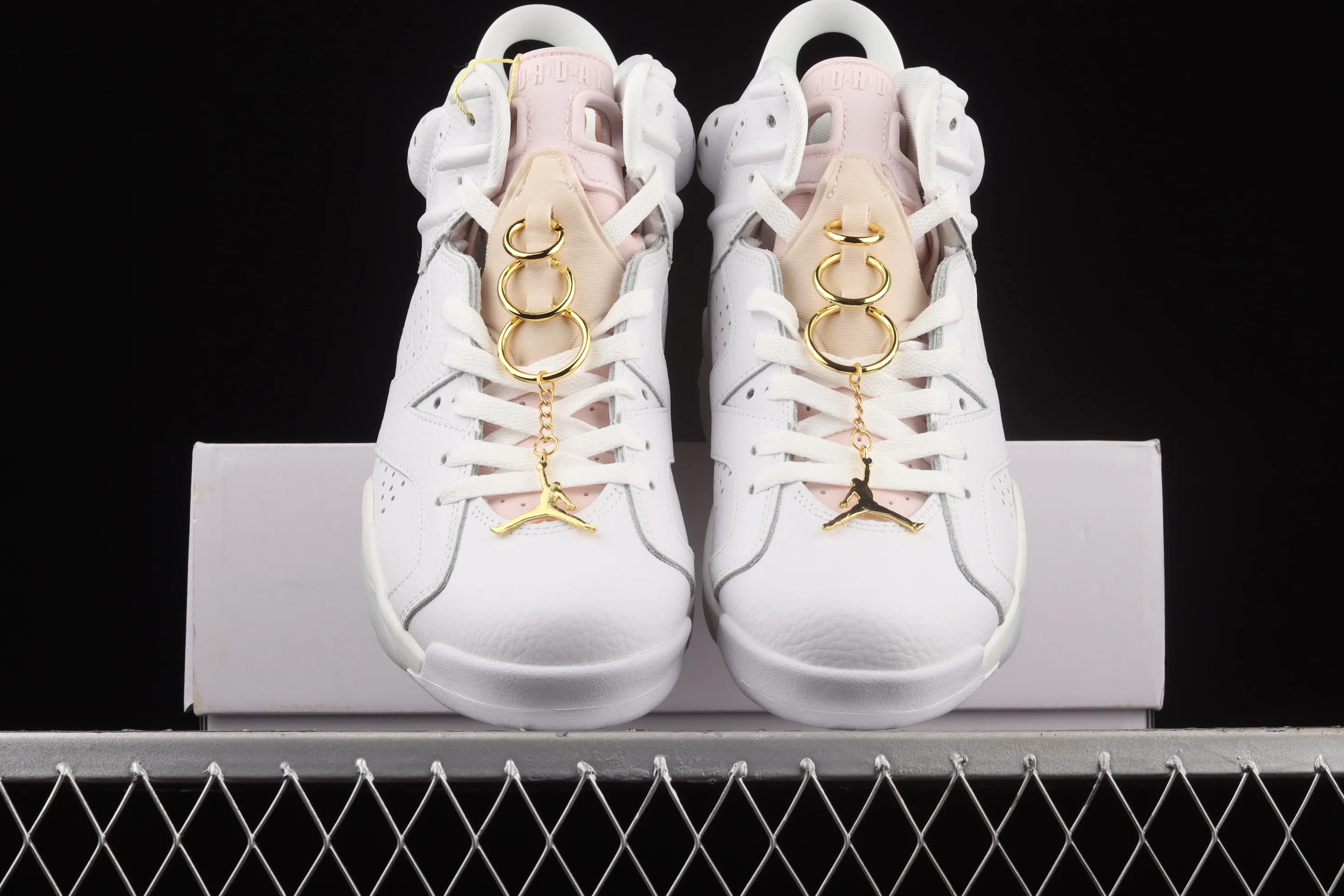 All categories Air Jordan Jordan series basketball shoes Air Jordan 6 G version Air Jordan 6 Retro "Gold Hoops" AJ6 Joe 6 tomorrow exclusive DH9696-100
